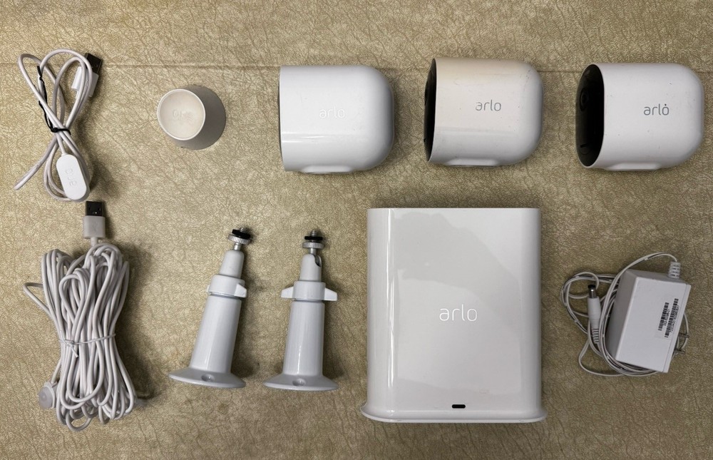 Arlo Pro 3 VMC4040P Cameras and VMB4540 Base Station