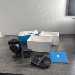 SimpliSafe Indoor Camera Wi-Fi HD Security Camera SSCM1 + Wall Charger + cord !!